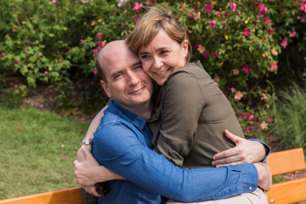 Photos de couple couple serré l'un contre l'autre